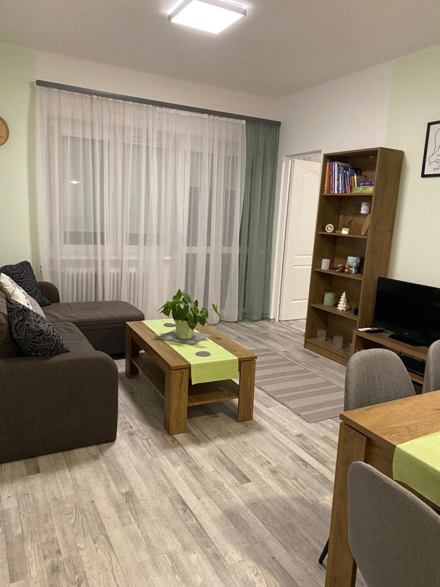 Katica Apartman Gyor Exterior photo